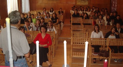 Știința se revelează elevilor pasionați de cunoaștere - b6f9dfbe88322f142c6e8a9dfe10cec8.jpg
