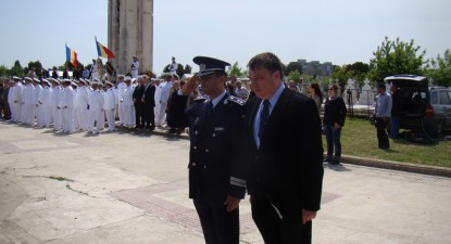 Ziua Eroilor, sărbătorită de polițiștii constănțeni - b70652de9dffc827c434fb750d80909c.jpg