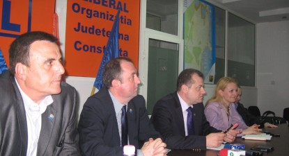 Parlamentarii PDL de Constanța, de o parte și de alta a remanierii guvernamentale - b83f8044a12d52913a1e76e37c805bf7.jpg