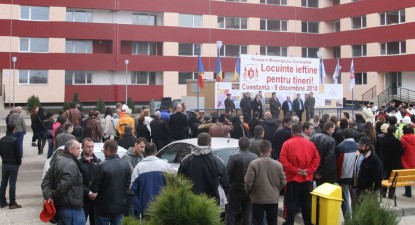 Mazăre a inaugurat locuințele 