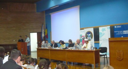 Studenții români, față în față cu specialiștii în geopolitică - b974c7cb5435d20eec371829c4e74878.jpg