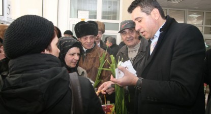 Gigi Christian Chiru a oferit mărțișoare dulci - b9c2922762f9c85424bacb05fdf2899b.jpg