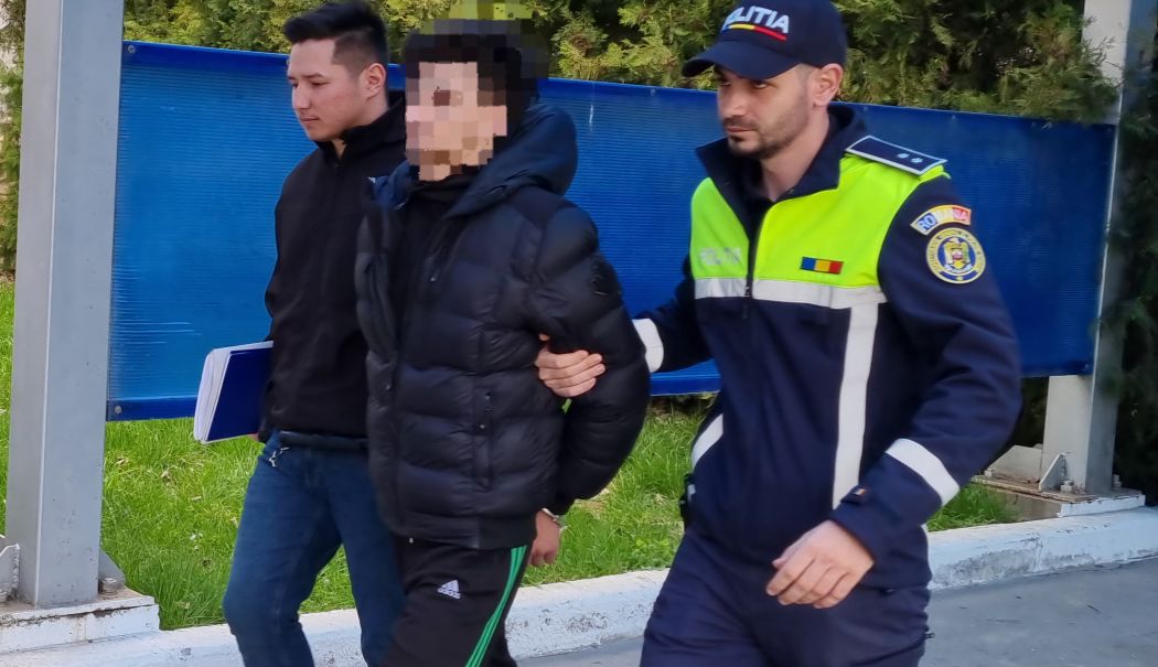 A jefuit un magazin, împreună cu un minor. Astăzi va fi adus în fața instanței - b9caebf17d774851a46df15264fb0dc3-1743067793.jpg
