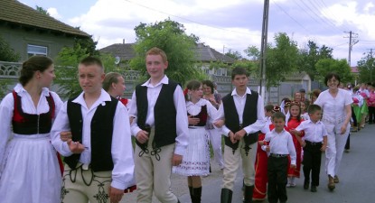 Copii de diferite etnii s-au prins în hora interculturalității la Cuza-Vodă (galerie foto) - b9fe954418f325ff775930f885811ef1.jpg