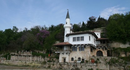 Turiștii care își petrec vacanța în sudul litoralului pot vizita Castelul de la Balcic - baa44eaf29fa441ecc49f495f77f4aff.jpg