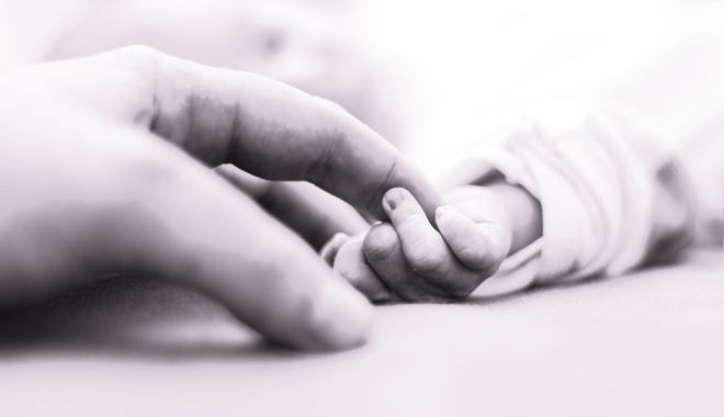 Bebeluș, mort la câteva ore după ce a fost dus cu febră la spital - baby-1554477522.jpg