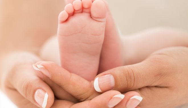 Un bebeluș cu tuberculoză a murit pentru că a fost adus prea târziu la spital - babyfeet-1617951642.jpg