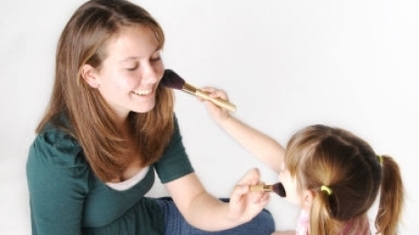 Cursuri de baby-sitter pentru cadrele medicale din Constanța - babysitter-1317156011.jpg