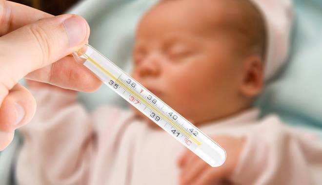Zi plină pentru medicii constănțeni de la Urgență. 47 de copii au avut nevoie de îngrijiri medicale - babytemperaturefeverwithsymptoms-1484733702.jpg