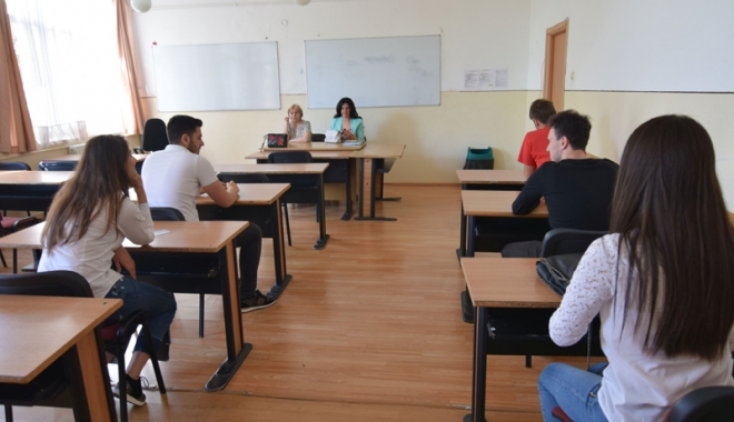 BACALAUREAT 2017. Astăzi  este ultima probă. Elevii  se plâng de căldura din săli - bac-1498751792.jpg