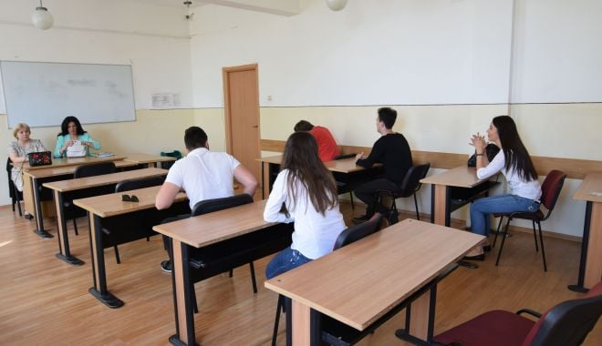 BACALAUREAT 2018. A început proba obligatorie a profilului, matematică sau istorie - bac-1530081914.jpg
