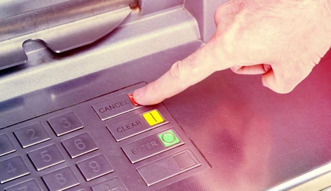 Mii de bancomante vor dispărea. Anunțul care dă fiori cetățenilor