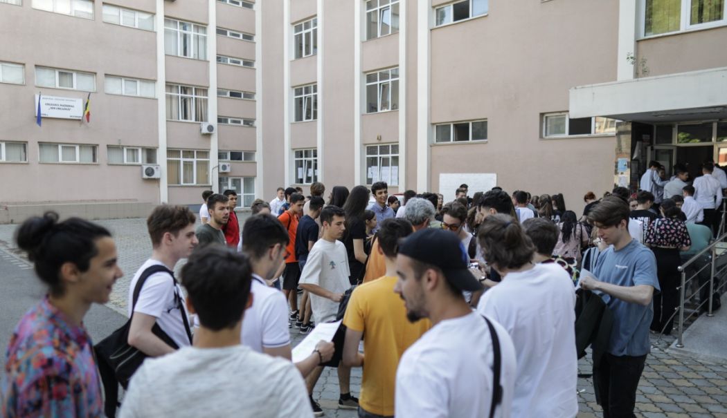 Au început probele scrise la Bacalaureatul de toamnă. 1000 de elevi s-au înscris la examen - bac-1724082367.jpg