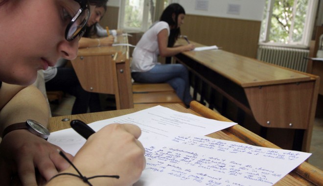 Cinci eliminați la prima probă scrisă - bacalaureat-1341252618.jpg