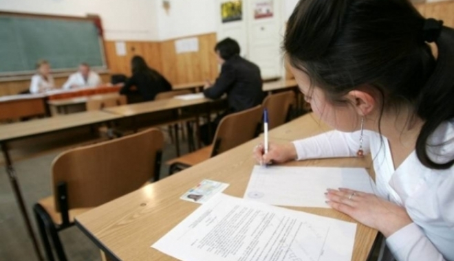 Bacalaureat 2017. Lucrări fraudate, la istorie, candidații eliminați. Cine a scris pe foile elevilor? - bacalaureat-1499849716.jpg