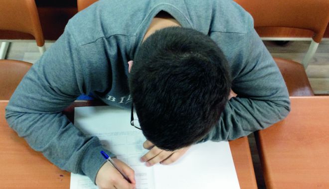 Bacalaureatul de toamnă. Astăzi este proba obligatorie a profilului - bacalaureat-1534868809.jpg