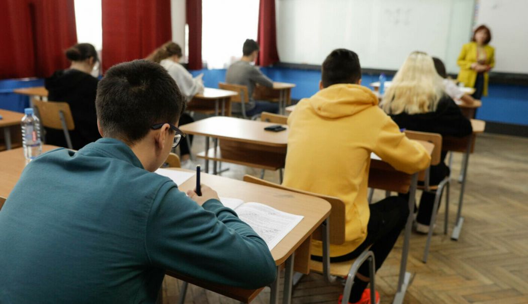 Începe simularea probelor scrise ale examenului de bacalaureat, cu Limba şi literatura română - bacalaureat-1742796912.jpg