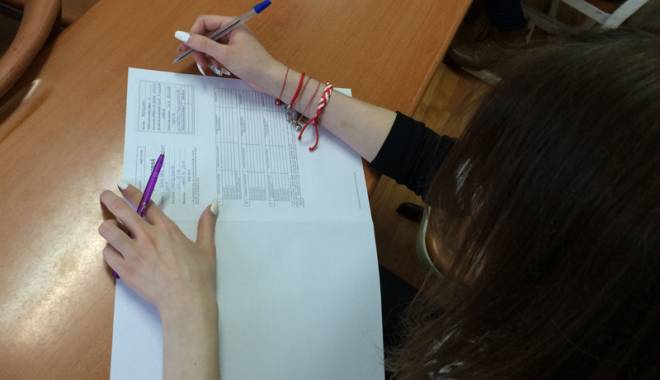 Bacalaureatul de toamnă a ajuns la final. Marți se afișează rezultatele - bacalaureat19-1440781903.jpg