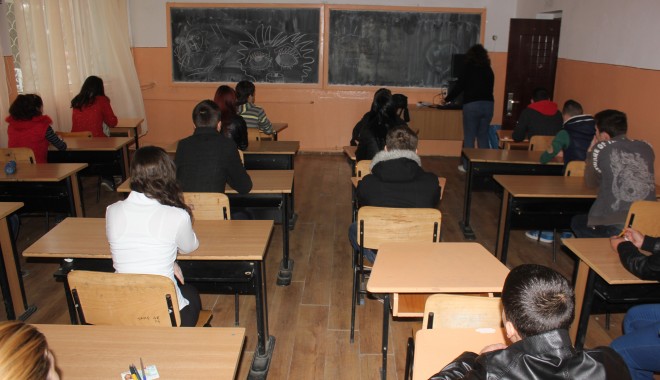 5.000 de tineri respinși la bacalaureat, propuși să primească 