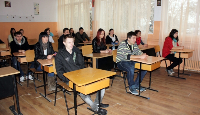 10 elevi constănțeni pot susține Bac-ul mai devreme - bacalaureat6-1462190336.jpg