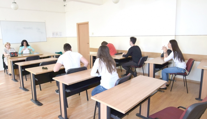 Au început probele orale la sesiunea a doua de bacalaureat - bacincepprobeleorale-1503679343.jpg