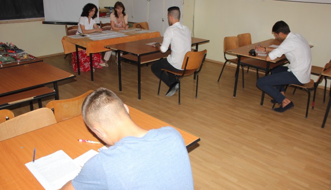 Bacalaureat 2013 / Peste 600 de candidați constănțeni la prima probă - bacprobaa10-1376904824.jpg