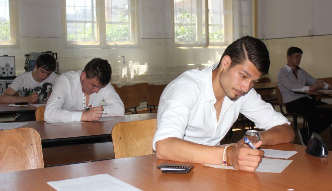 BAC 2013 / 6.800 de elevi susțin la această oră proba scrisă la limba română - bacprobaa14-1372662764.jpg