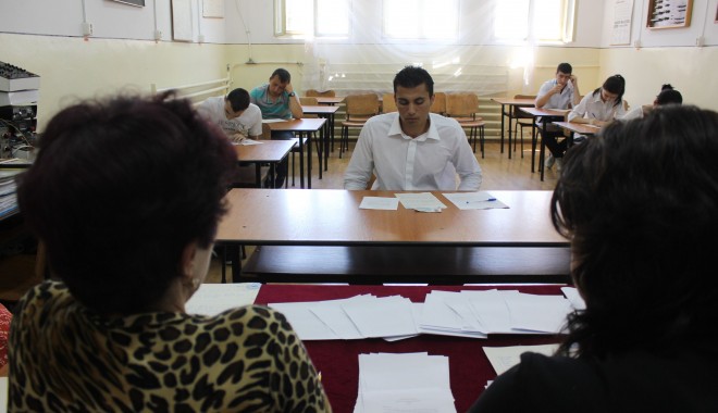 122 de elevi constănțeni au ratat deja Bacalaureatul - bacprobaa17-1402656481.jpg