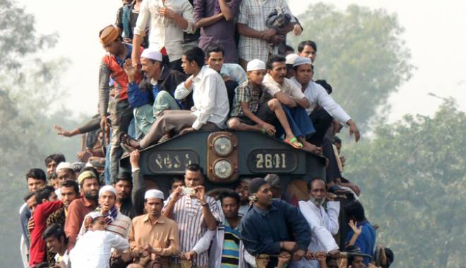 Bade, dă-te jos din tren! - badedatejosdintren-1424433274.jpg