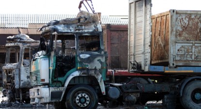 Tiruri în flăcări pe strada Democrației (galerie foto) - baead3b2bab81c64c1ea6a6984646567.jpg