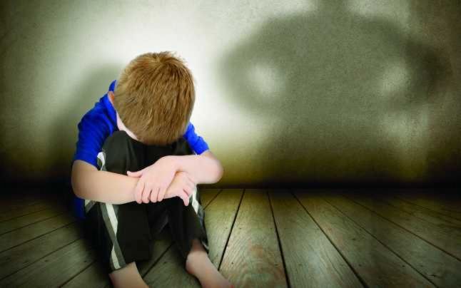 Băiețel de nouă ani, agresat sexual la o petrecere unde se afla și tatăl său - baietel-1750955184.jpg