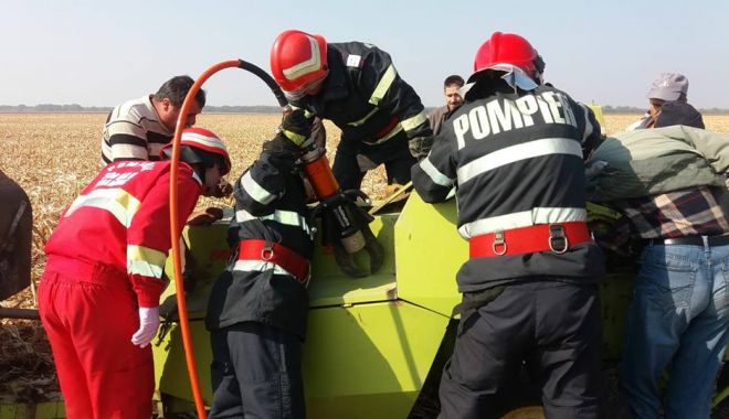 TRAGEDIE în Constanța. BĂRBAT FĂCUT BUCĂȚI într-un utilaj! - balot-1572883188.jpg