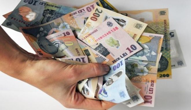 Guvernul a aprobat majorarea salariului minim brut la 3.000 lei. Cât va fi 
