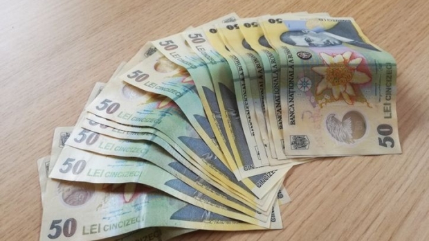 În octombrie, pensionarii cu venituri mici, vor primi bani în plus - ban-1696257987.jpg