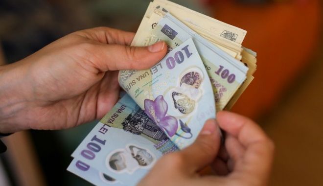 Care români vor fi scutiți de impozit pe salariu de 10% de la 1 ianuarie - ban8-1671874709.jpg