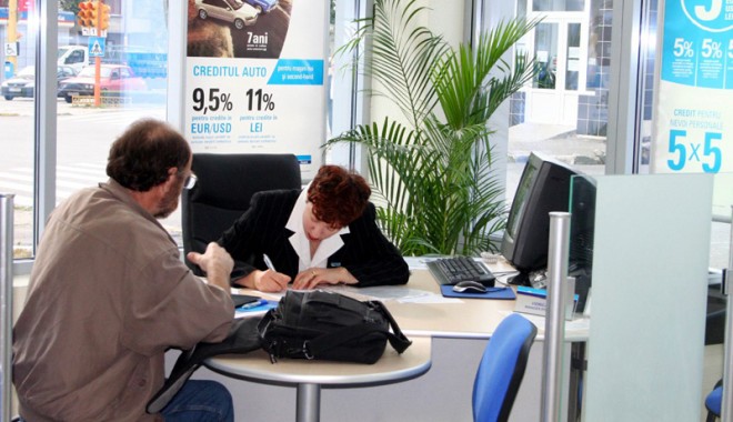 Ce alegem, creditul în euro sau în lei? - bancabiroucredite-1360080628.jpg