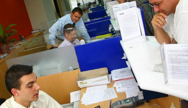 Bancherii se tem să dea drumul creditării - bancheriisetem-1396545642.jpg