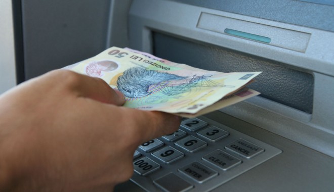 FRAUDE PE INTERNET. Iată cum reușesc HACKERII constănțeni să vă lase FĂRĂ BANI pe card - bancomat0892-1364235826.jpg