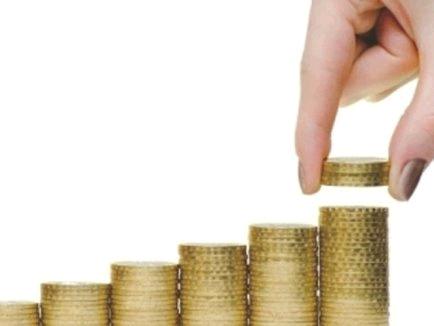 Ministerul Finanțelor: Salariile bugetarilor cresc, dar din 2012 - bani-1311946163.jpg
