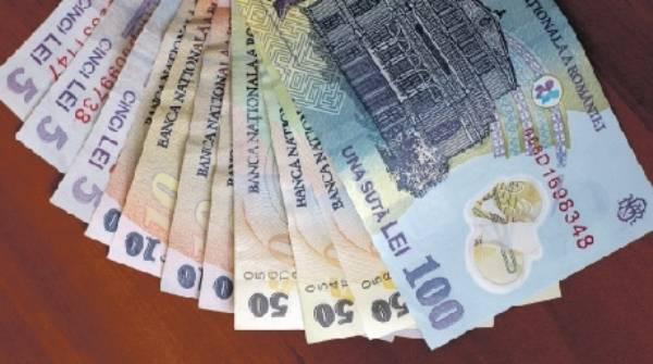 Primarii trebuie să returneze banii pentru alegerile locale - bani-1331815087.jpg