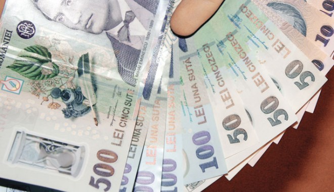 Cu cât a crescut venitul salarial al românilor - bani-1336425812.jpg