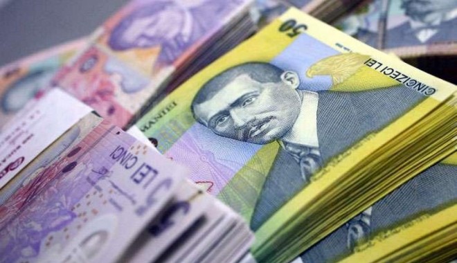 Escrocherie de 100.000 de lei, pusă la cale de patru constănțeni - bani-1368999669.jpg