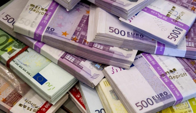 Curs valutar / Euro a cedat 0,19% în lupta cu leul - bani-1487698064.jpg