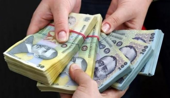 ATENȚIE! Un bărbat înșela clienții unor localuri după un plan bine pus la punct - bani-1524310884.jpg
