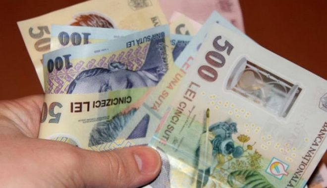 Unul din trei români câștigă mai puțini bani decât înainte de pandemie - bani-1590655610.jpg