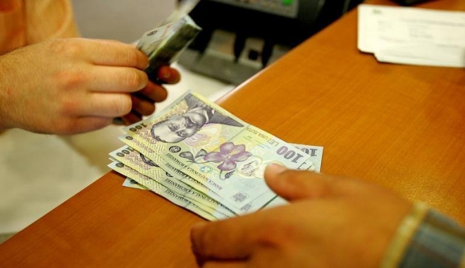 Legea salarizării ajunge azi în Parlament - bani5779433656913175000-1491810213.jpg