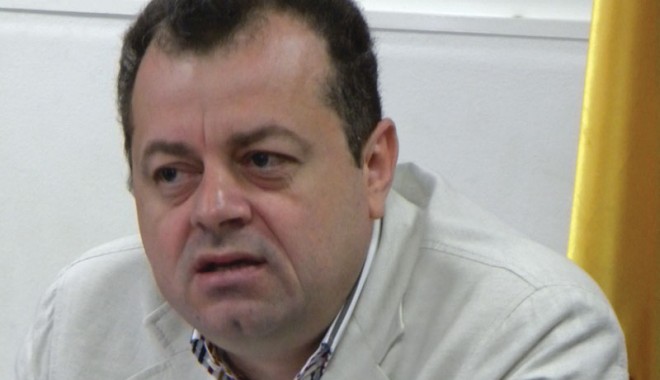 Mircea Banias a schimbat macazul. A lăsat PDL și a trecut la PC - banias1318426600-1328166668.jpg