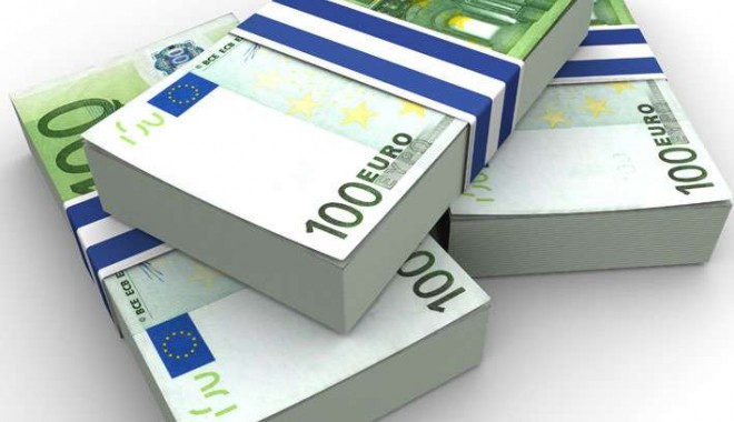 Cernavodă vrea bani europeni pentru amenajarea falezei Canalului Dunăre-Marea Neagră - banieuro67-1371505483.jpg