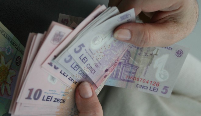 Cum se prezintă cursul leu-euro, pe interbancar - banileigf10-1373961783.jpg