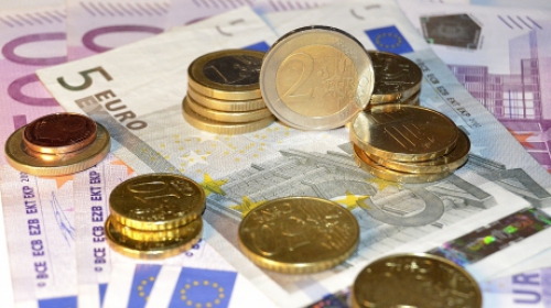 Leul se depreciază masiv după căderea guvernului - banileileueuro134740001921330009-1335532084.jpg